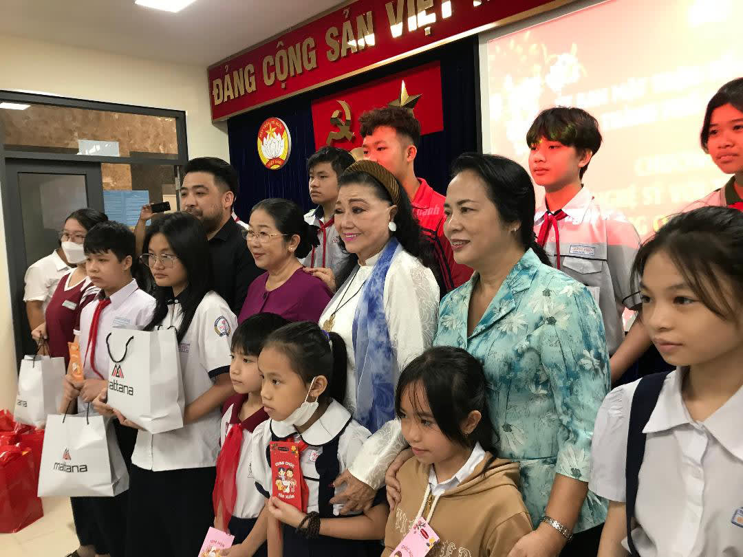 NSND Kim Cương và chương trình "Nghệ sĩ tri âm" lần 9 2 NSND Kim Cương và chương trình Nghệ sĩ tri âm lần 9 - Ảnh 1.